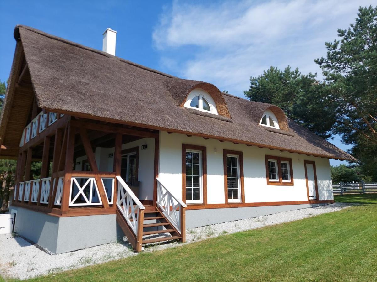 Greyowka Dom Kryty Strzecha W Gardna Park Villa Czysta Exterior photo